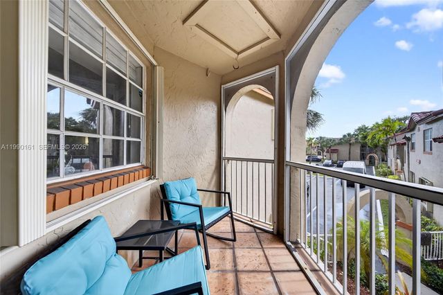 365 SW 86th Avenue 201, Pembroke Pines, FL 33025