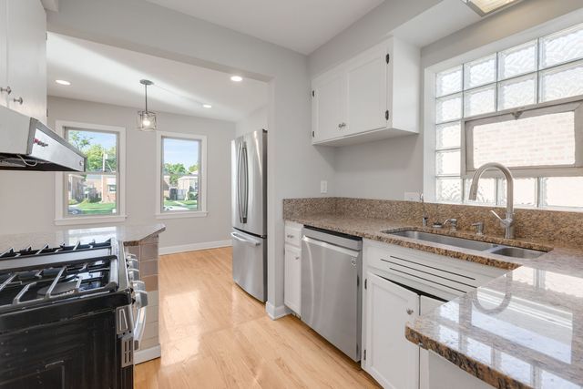 723 Balmoral Avenue, Westchester, IL 60154