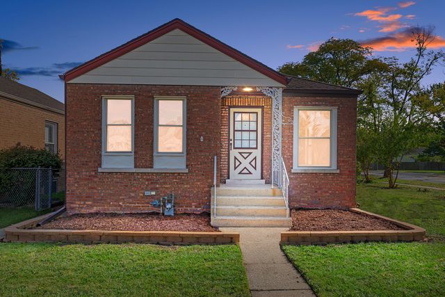 723 Balmoral Avenue, Westchester, IL 60154