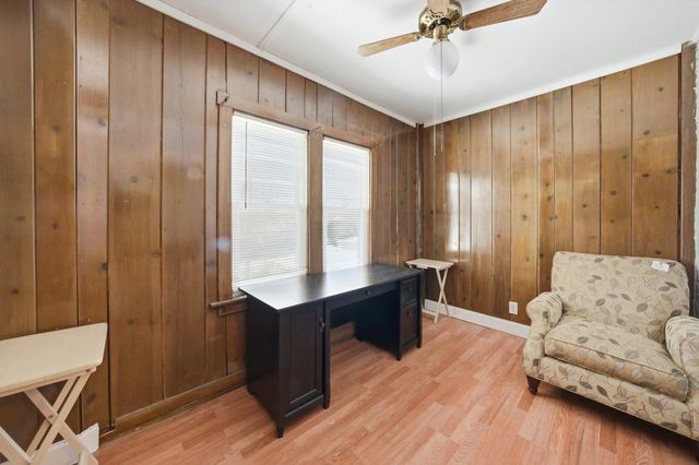 7614 S Saint Lawrence Avenue, Chicago, IL 60619