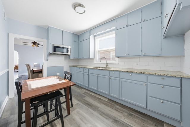 7614 S Saint Lawrence Avenue, Chicago, IL 60619