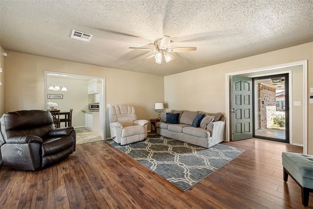 8305 S Linn Avenue, Oklahoma City, OK 73159
