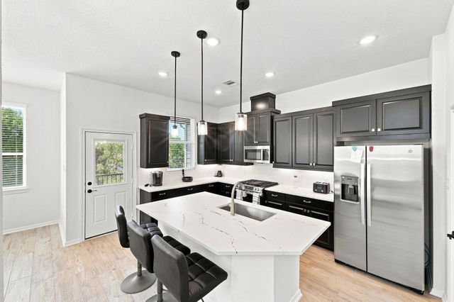 147 W Coralburst Loop, Montgomery, TX 77316