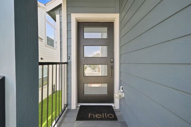 147 W Coralburst Loop, Montgomery, TX 77316