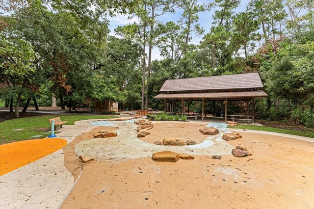 147 W Coralburst Loop, Montgomery, TX 77316