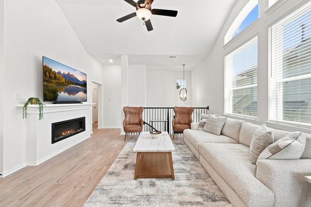 147 W Coralburst Loop, Montgomery, TX 77316