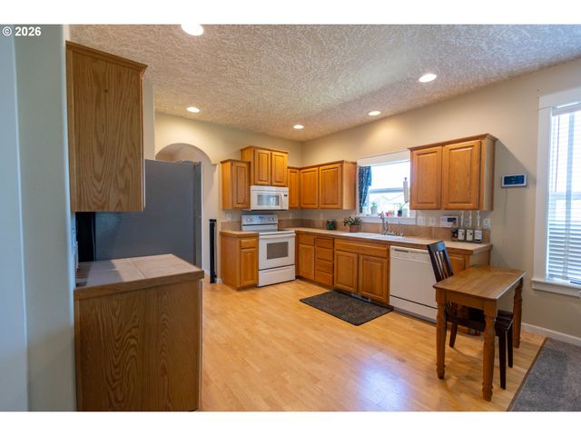 4775 MEHAMA Loop, Salem, OR 97305