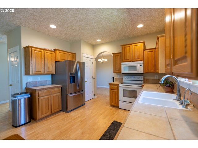 4775 MEHAMA Loop, Salem, OR 97305