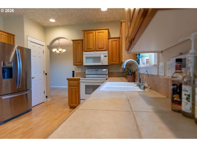 4775 MEHAMA Loop, Salem, OR 97305