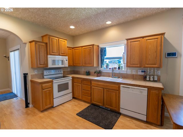4775 MEHAMA Loop, Salem, OR 97305