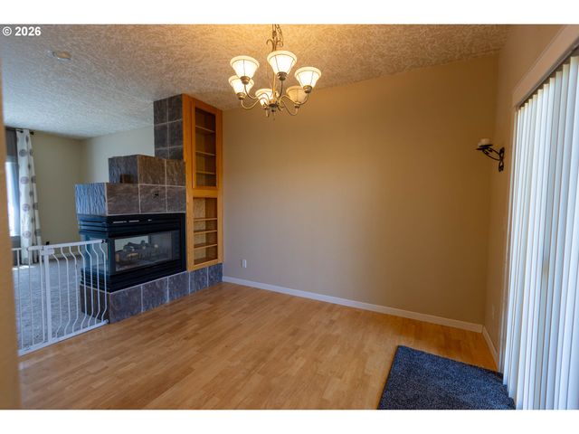 4775 MEHAMA Loop, Salem, OR 97305