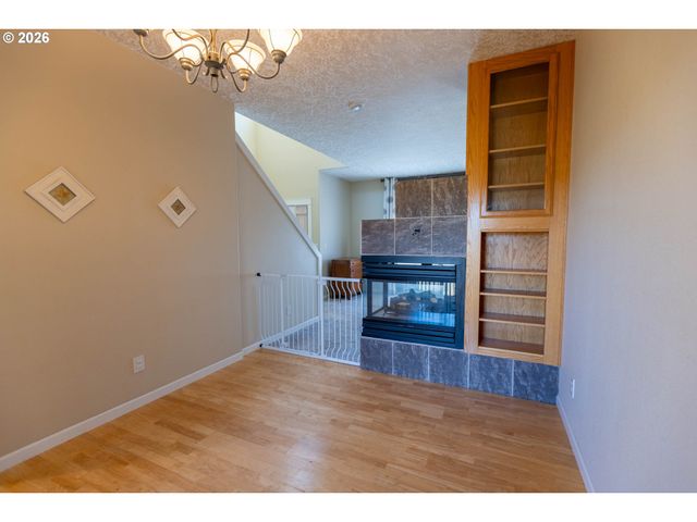 4775 MEHAMA Loop, Salem, OR 97305