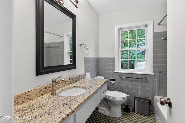 422 Kaelin Dr, Louisville, KY 40207
