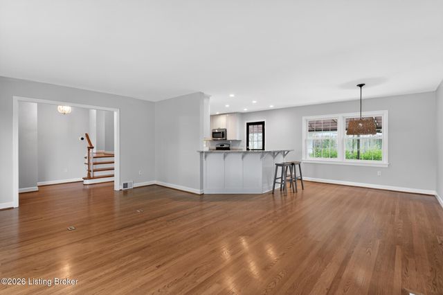 422 Kaelin Dr, Louisville, KY 40207