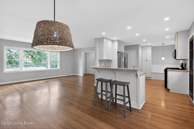 422 Kaelin Dr, Louisville, KY 40207