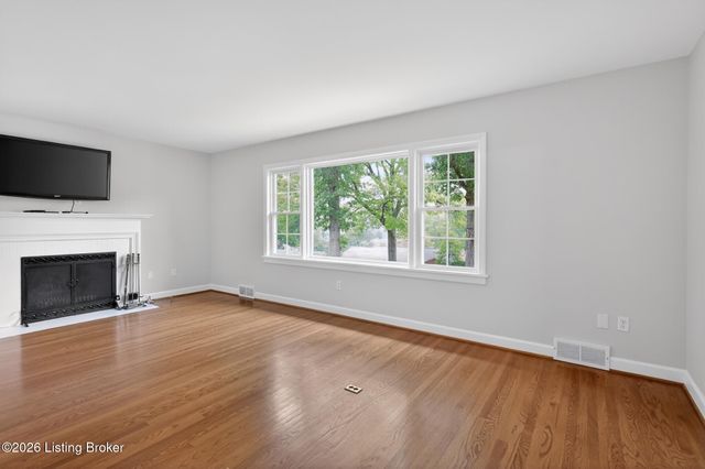 422 Kaelin Dr, Louisville, KY 40207