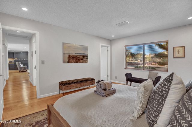 40 N HUMMINGBIRD Lane, Sedona, AZ 86336