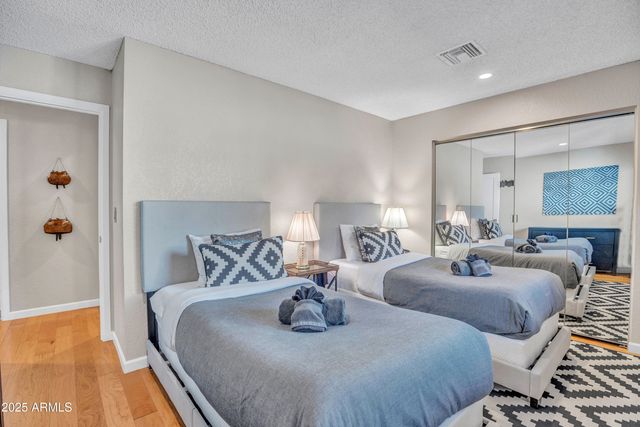 40 N HUMMINGBIRD Lane, Sedona, AZ 86336