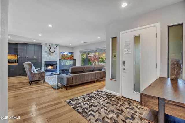 40 N HUMMINGBIRD Lane, Sedona, AZ 86336