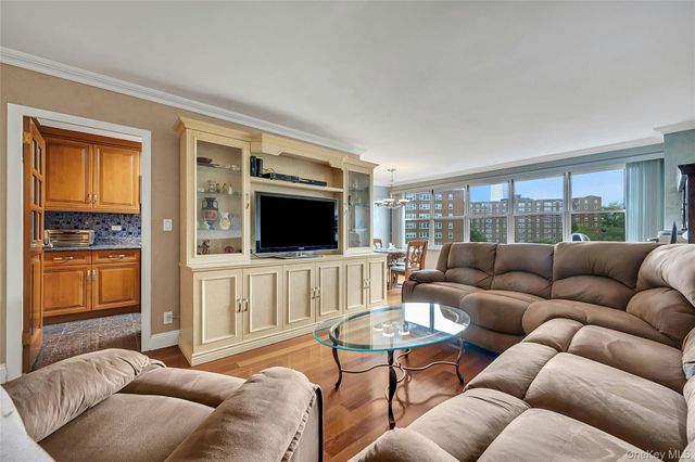 555 Kappock Street 9J, Bronx, NY 10463
