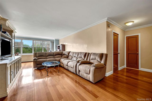555 Kappock Street 9J, Bronx, NY 10463
