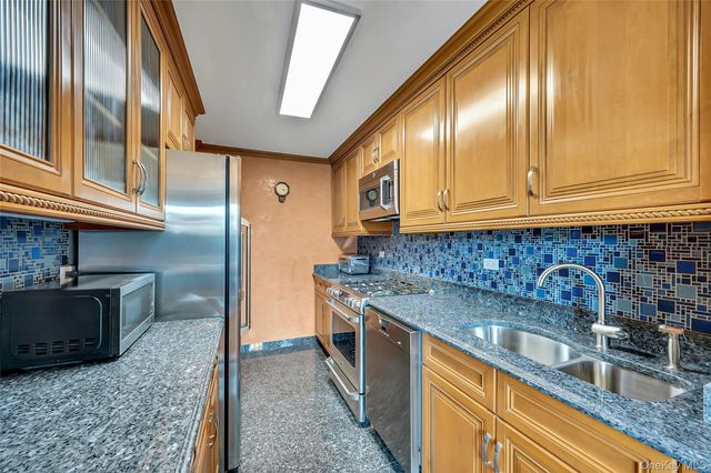 555 Kappock Street 9J, Bronx, NY 10463