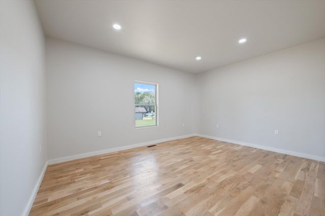 50 Sonoma Dr, Fayetteville, TN 37334