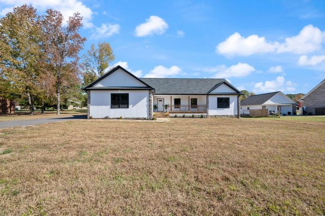 50 Sonoma Dr, Fayetteville, TN 37334