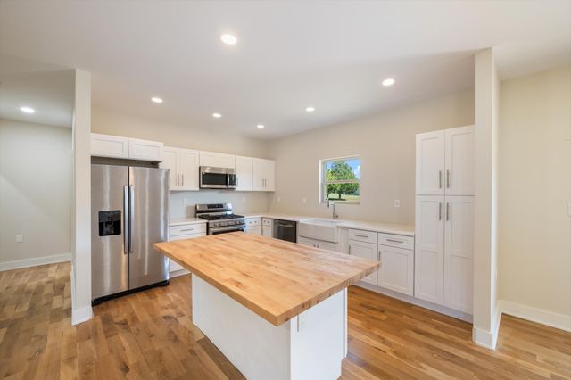 50 Sonoma Dr, Fayetteville, TN 37334