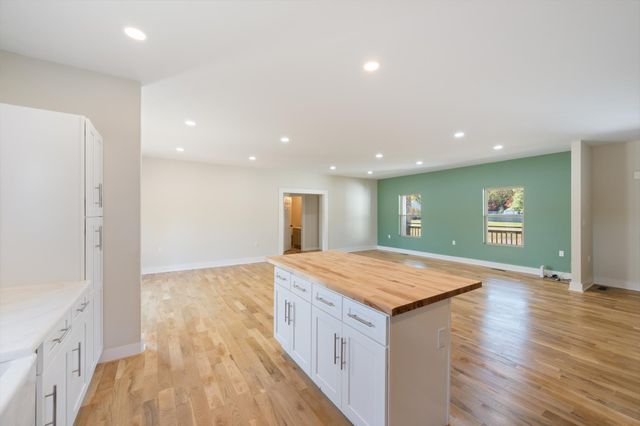 50 Sonoma Dr, Fayetteville, TN 37334