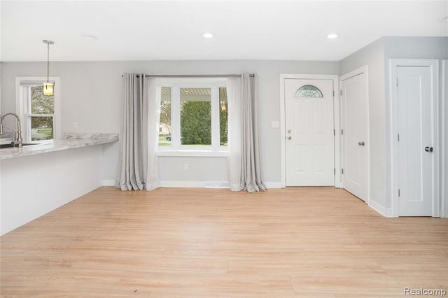 620 S Briarvale Drive, Auburn Hills, MI 48326