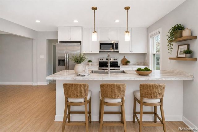 620 S Briarvale Drive, Auburn Hills, MI 48326