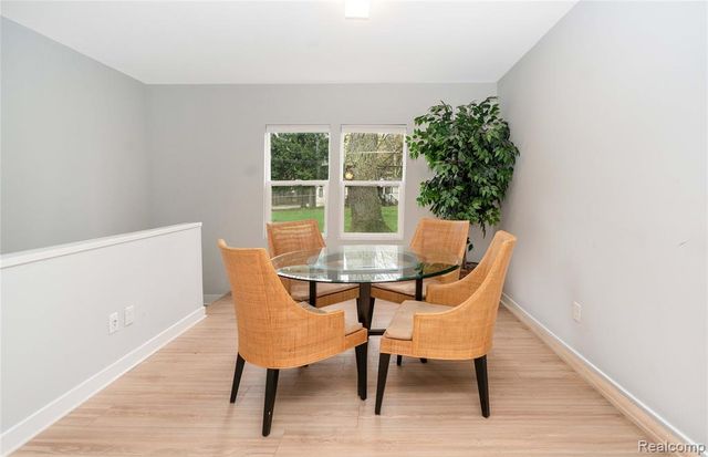 620 S Briarvale Drive, Auburn Hills, MI 48326