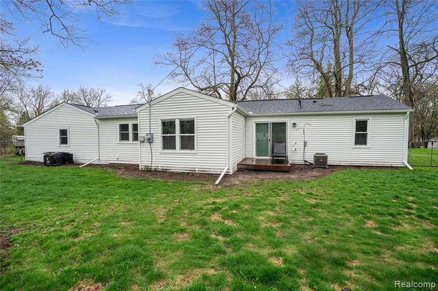 620 S Briarvale Drive, Auburn Hills, MI 48326