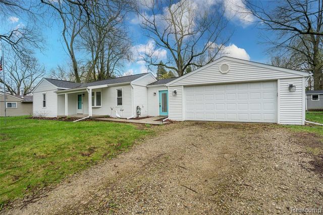 620 S Briarvale Drive, Auburn Hills, MI 48326