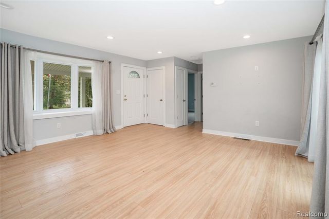 620 S Briarvale Drive, Auburn Hills, MI 48326