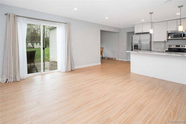 620 S Briarvale Drive, Auburn Hills, MI 48326