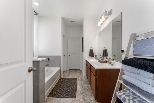 4646 Nightstar, Von Ormy, TX 78073