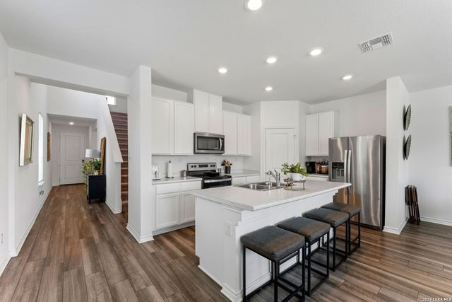 4646 Nightstar, Von Ormy, TX 78073