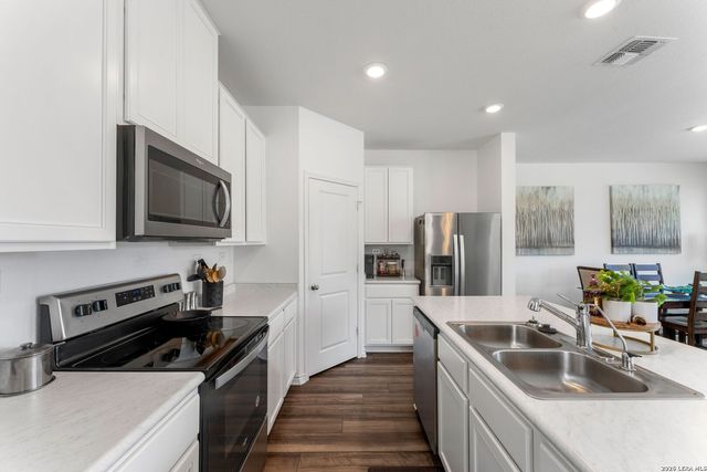 4646 Nightstar, Von Ormy, TX 78073