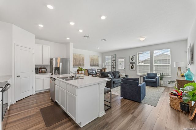 4646 Nightstar, Von Ormy, TX 78073