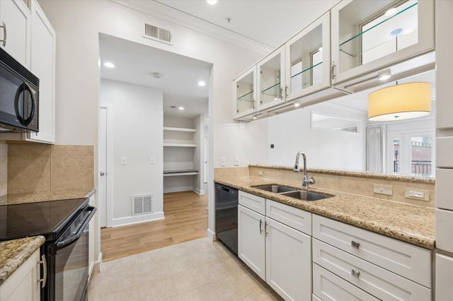 100 Willard Street 15, Houston, TX 77006