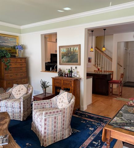 8 West Fisher Lane, South Burlington, VT 05403