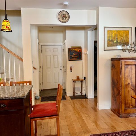 8 West Fisher Lane, South Burlington, VT 05403