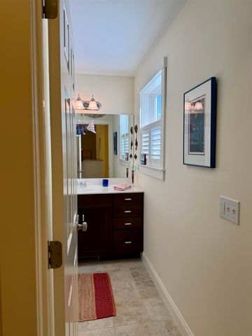 8 West Fisher Lane, South Burlington, VT 05403