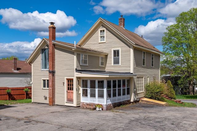 18 Spruce Street, Somersworth, NH 03878