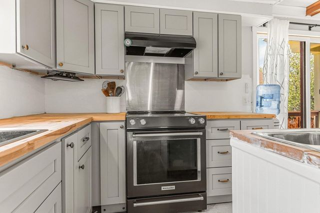 18 Spruce Street, Somersworth, NH 03878
