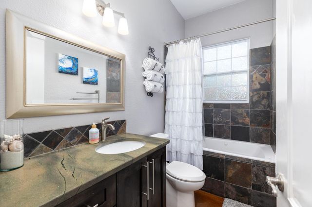 1202 Sierra Vista CV, Lockhart, TX 78644