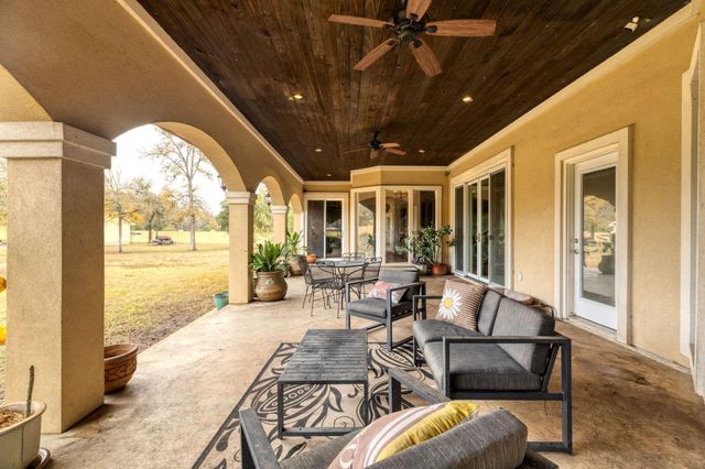 1202 Sierra Vista CV, Lockhart, TX 78644
