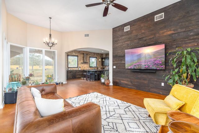 1202 Sierra Vista CV, Lockhart, TX 78644